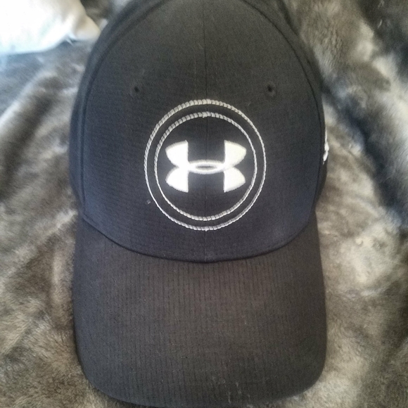 Under Armour - Picture 3 of 3